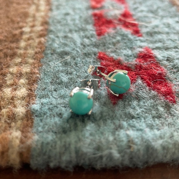 🎄Turquoise/Silver Stud Earrings - Picture 2 of 2